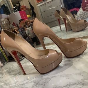 Christian Louboutin lady peeps